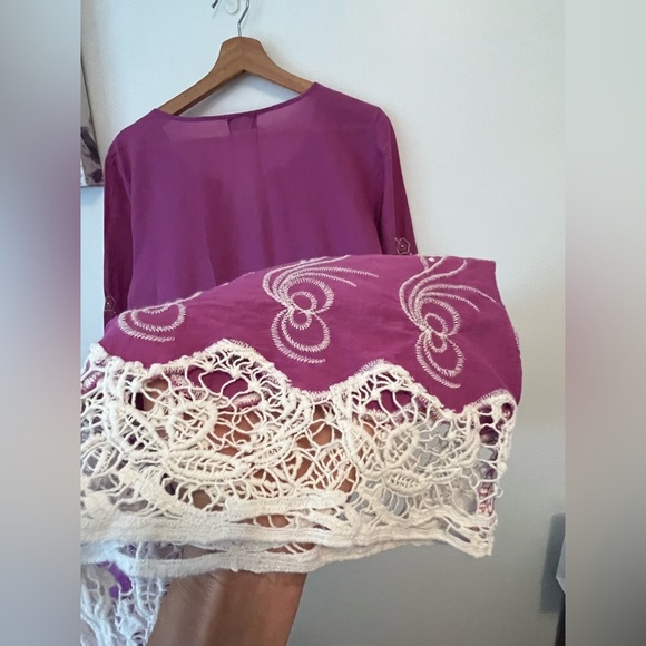 Bellaza Tunic Hand embroidered - Medium PTP 20 inch - Picture 8 of 14